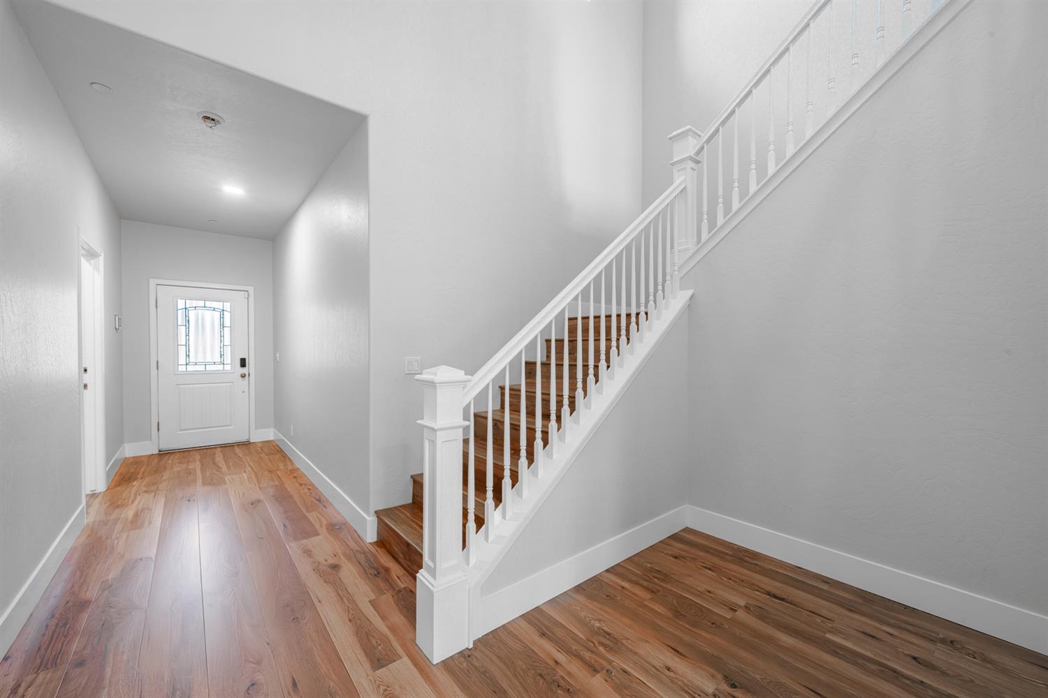 6689 W Lucas Dr, Fresno, CA 93722