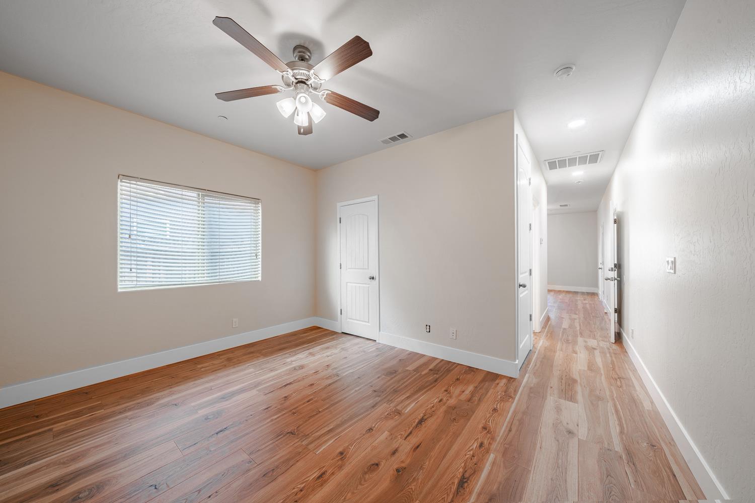 6689 W Lucas Dr, Fresno, CA 93722