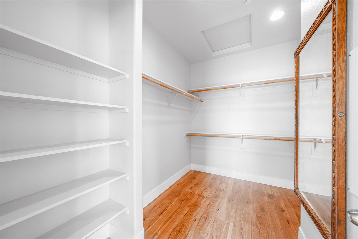 6689 W Lucas Dr, Fresno, CA 93722