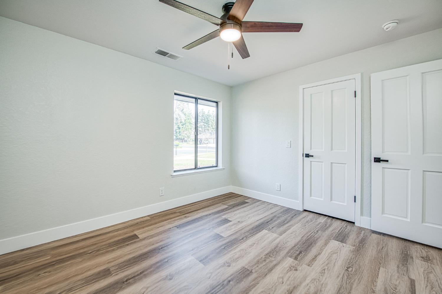 8453 N 1St St, Fresno, CA 93720