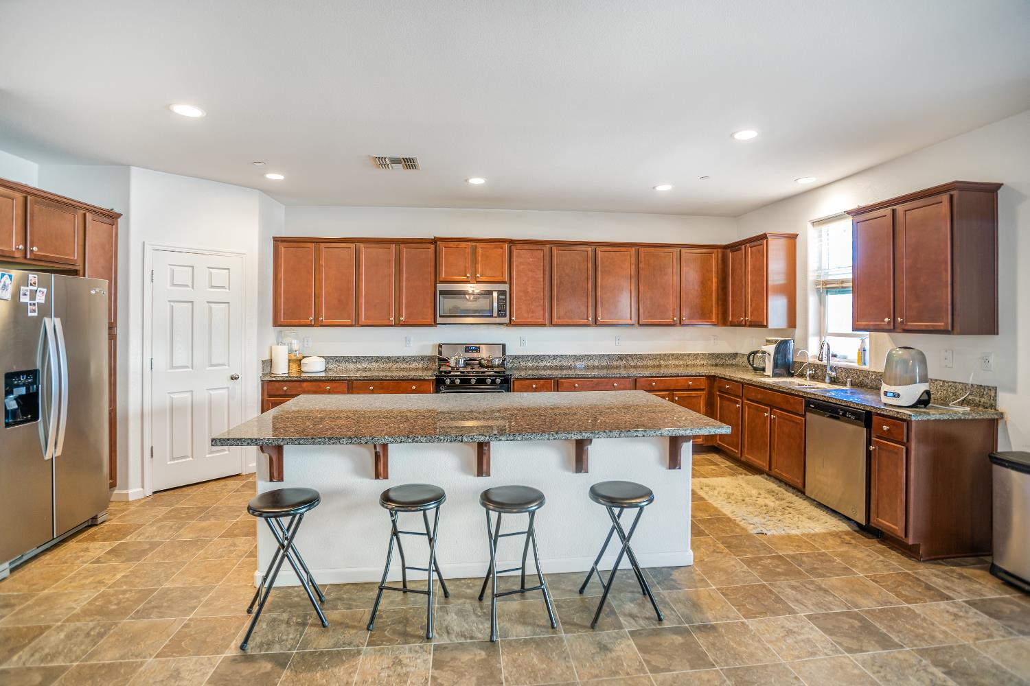 6410 W Portola Ave, Fresno, CA 93723