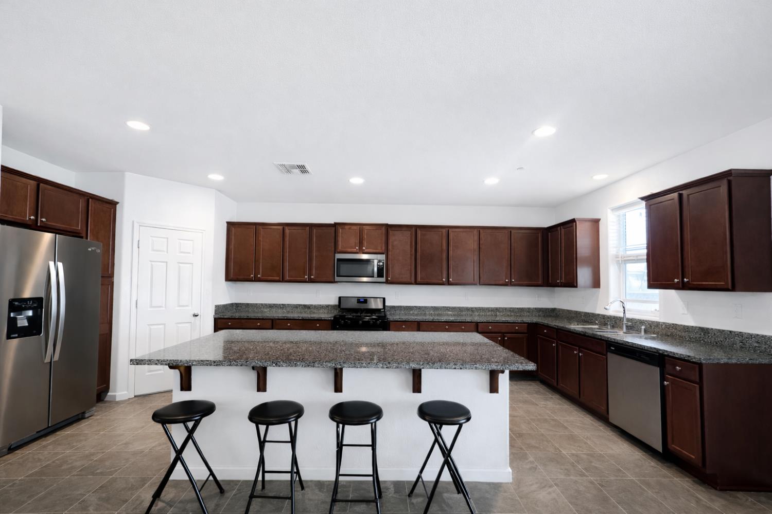 6410 W Portola Ave, Fresno, CA 93723