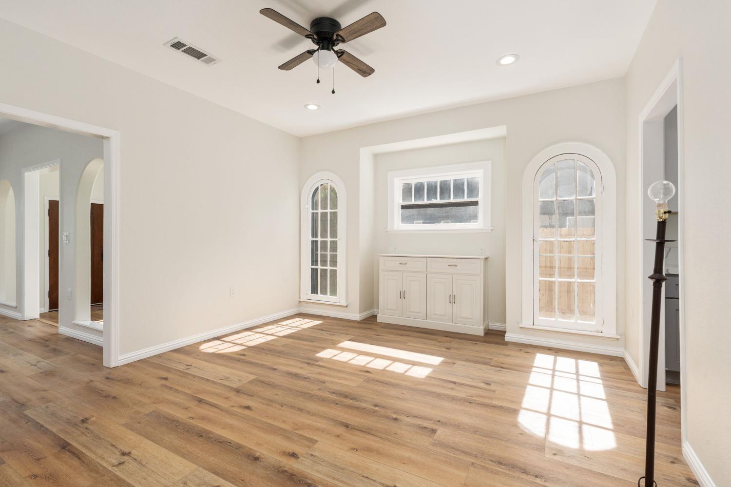 1457 N Poplar Ave, Fresno, CA 93728