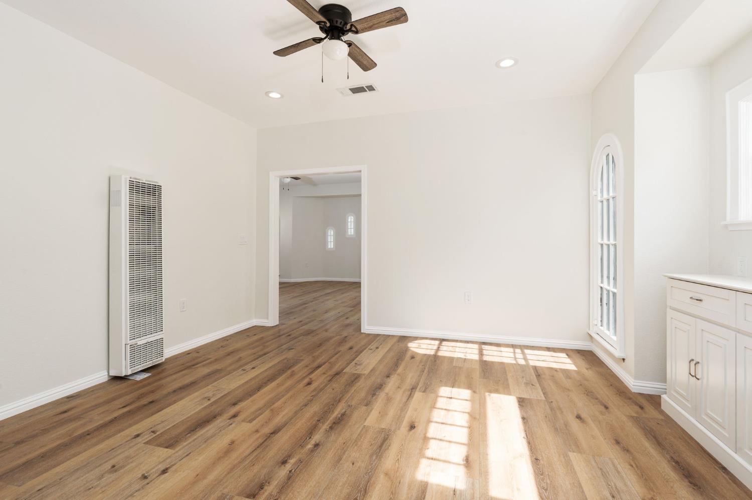 1457 N Poplar Ave, Fresno, CA 93728