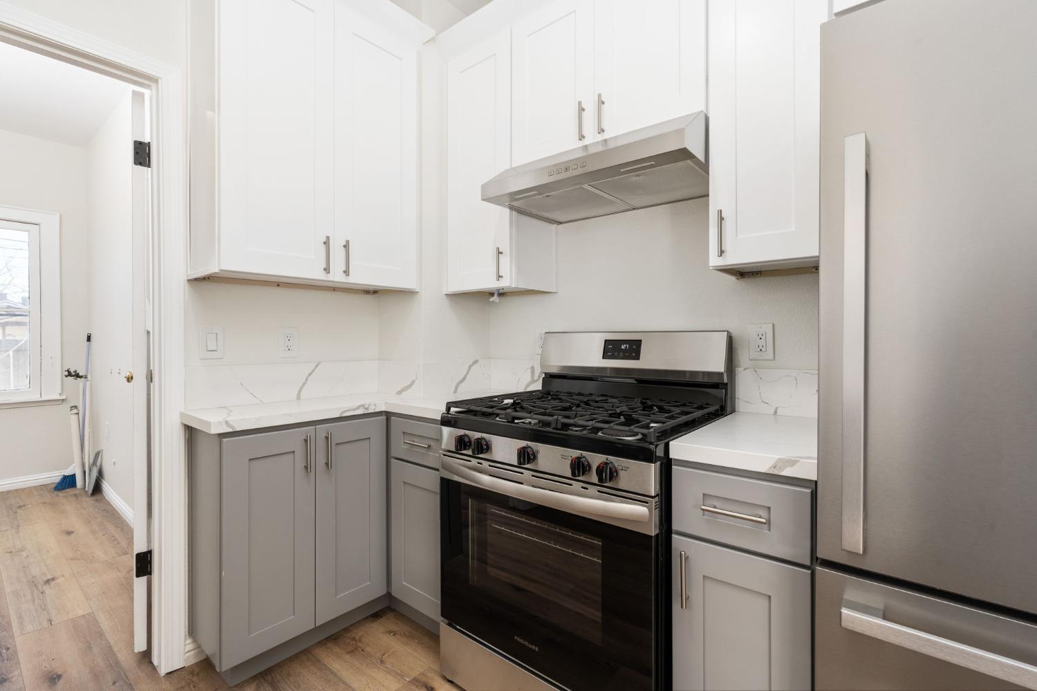 1457 N Poplar Ave, Fresno, CA 93728