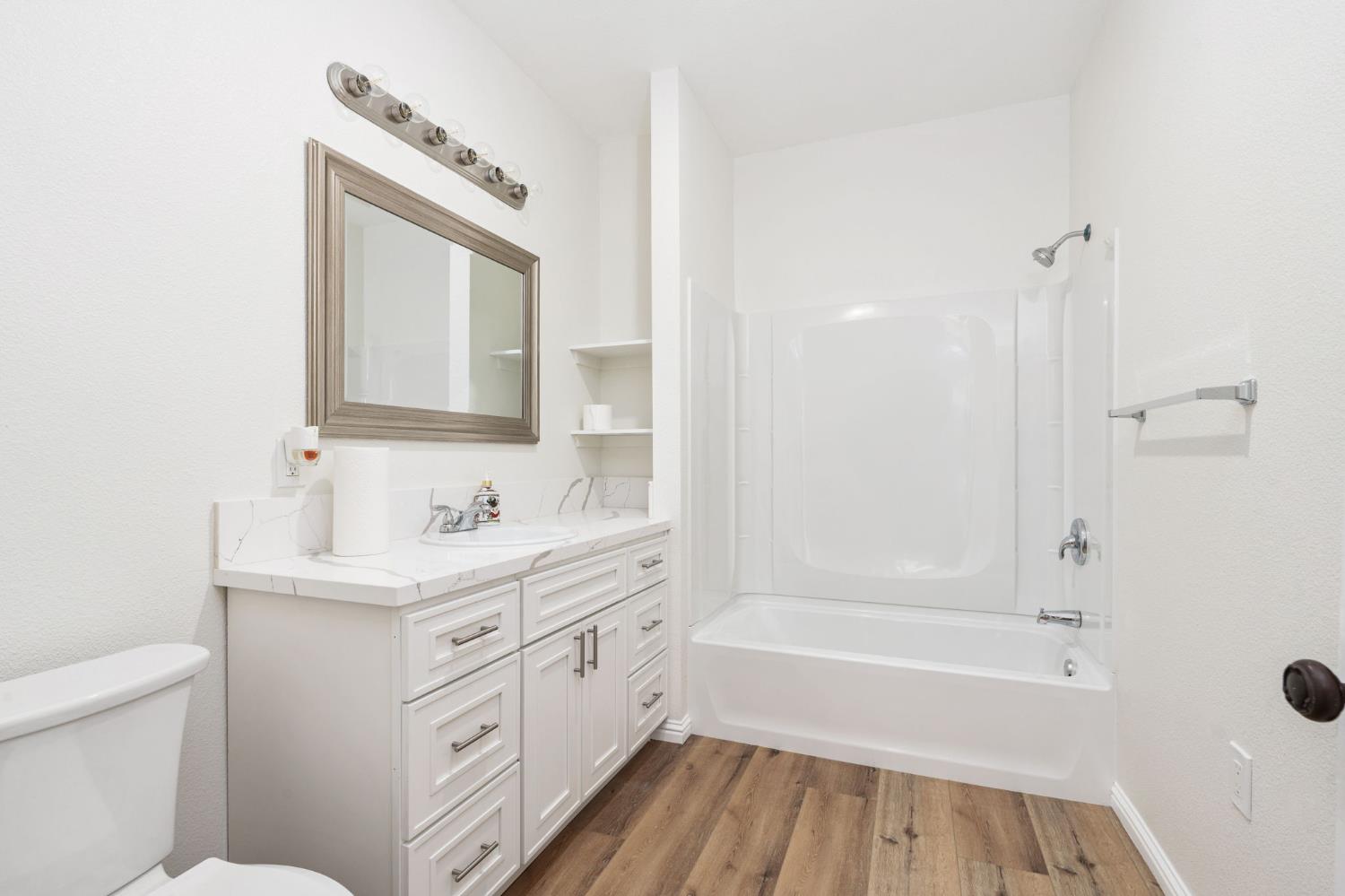 1457 N Poplar Ave, Fresno, CA 93728