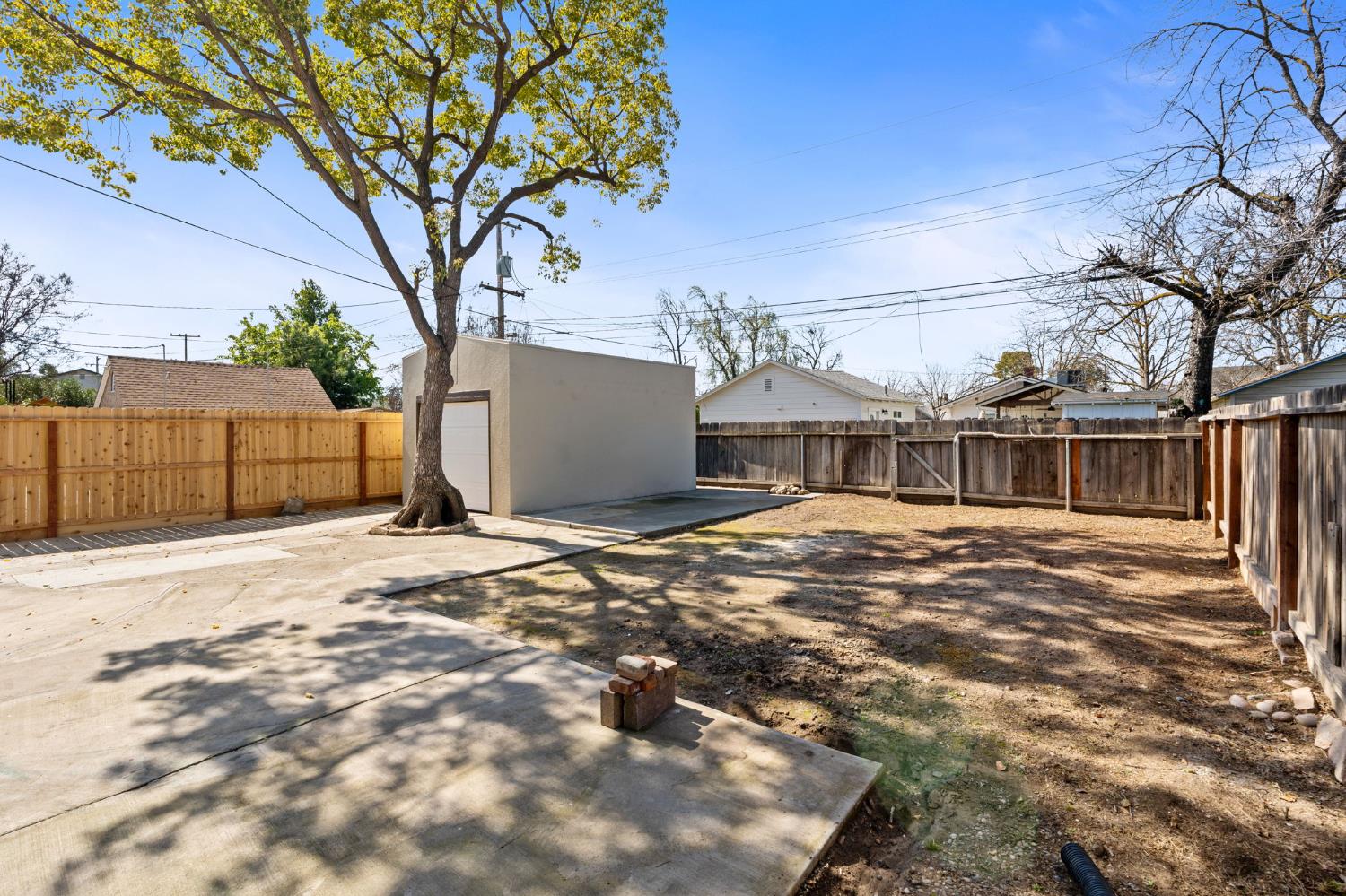 1457 N Poplar Ave, Fresno, CA 93728