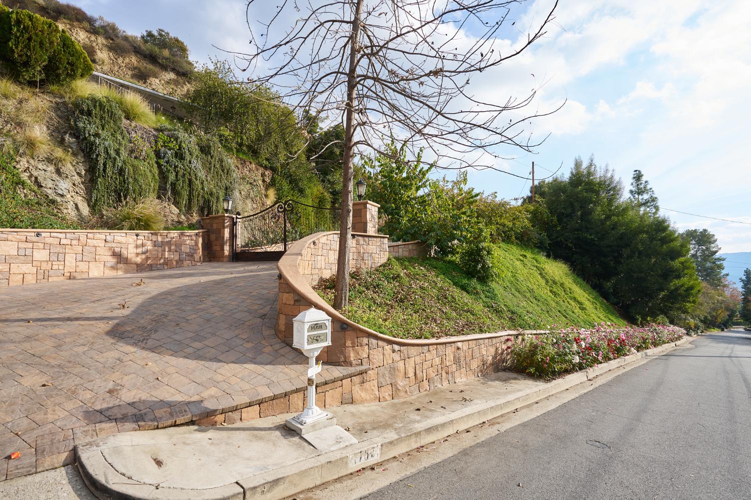 1752 Thurber Pl #CA, Burbank, CA 91501