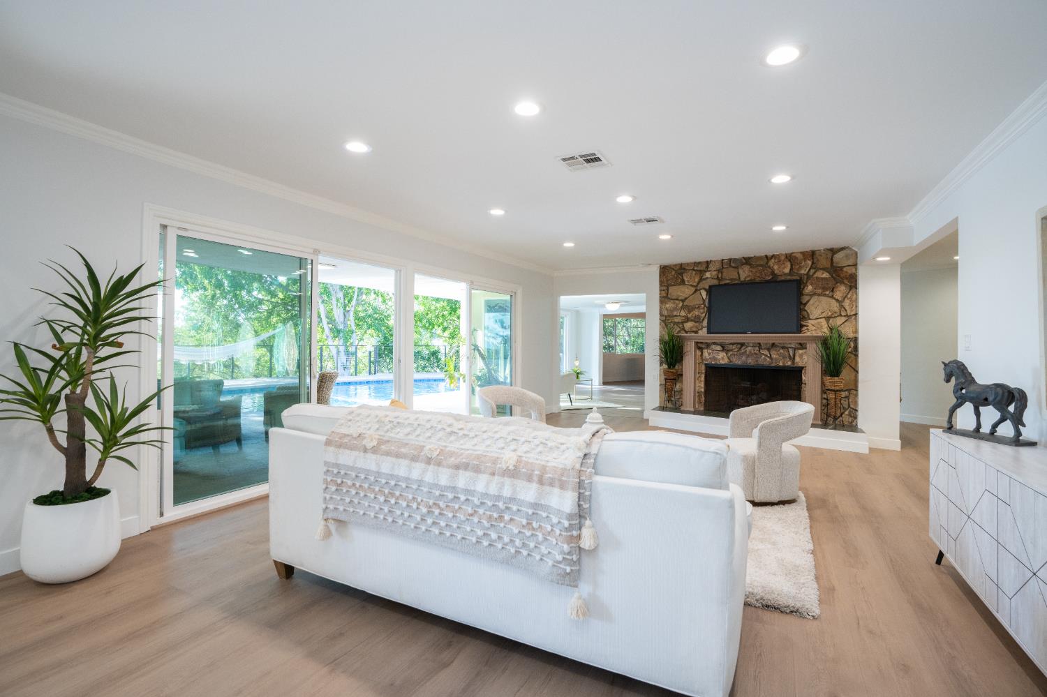 1752 Thurber Pl #CA, Burbank, CA 91501