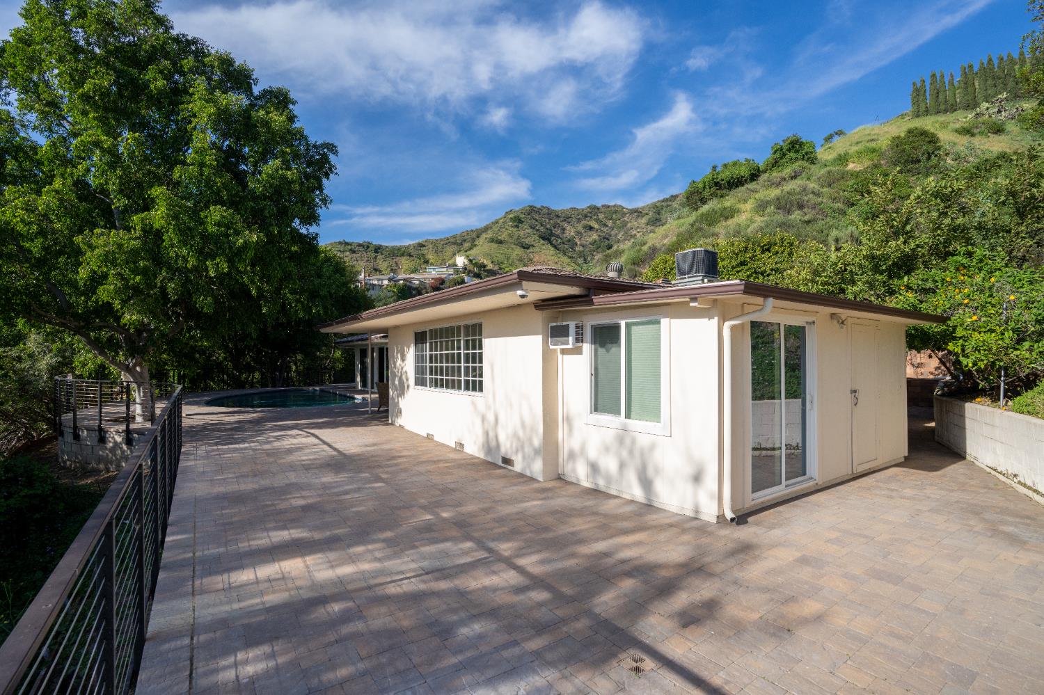 1752 Thurber Pl #CA, Burbank, CA 91501