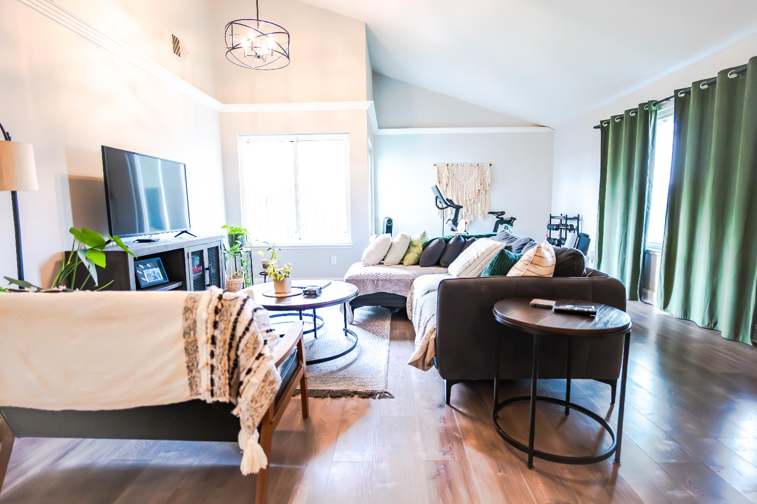 4721 W College Ave, Visalia, CA 93277