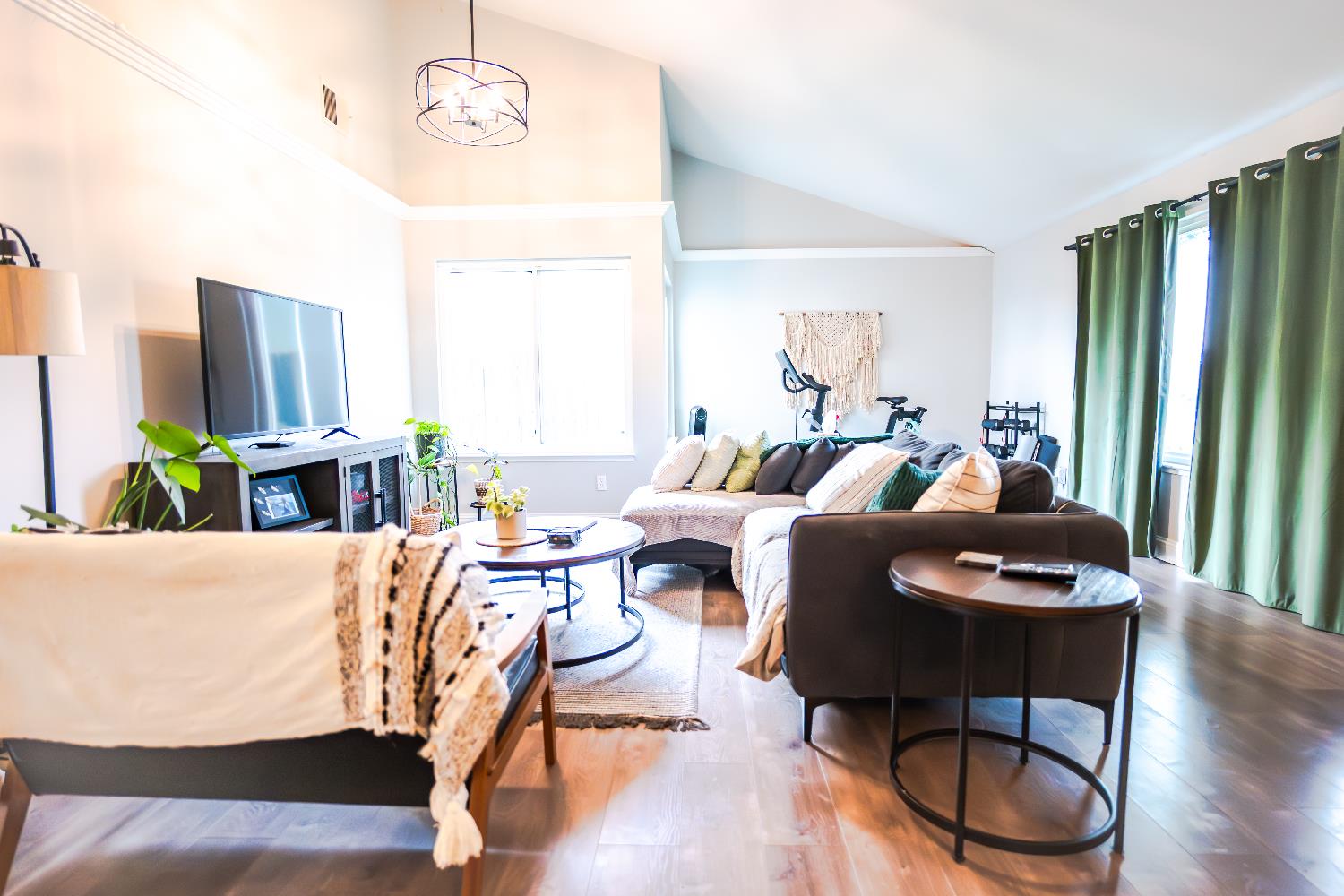 4721 W College Ave, Visalia, CA 93277