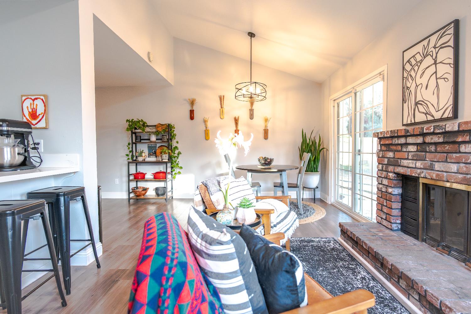 4721 W College Ave, Visalia, CA 93277