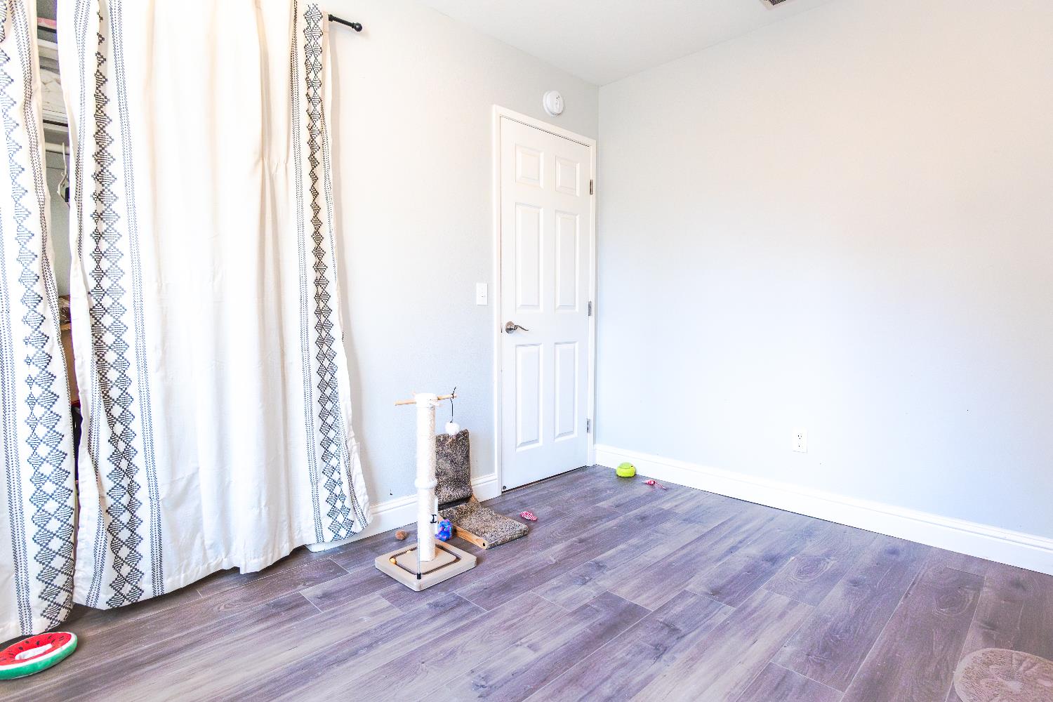 4721 W College Ave, Visalia, CA 93277