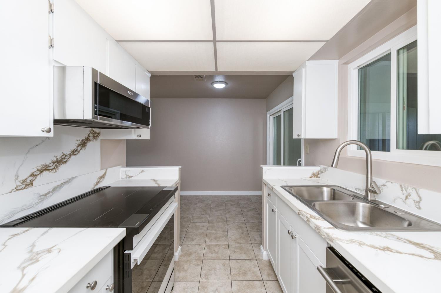 5118 E Ashlan Ave #102, Fresno, CA 93727