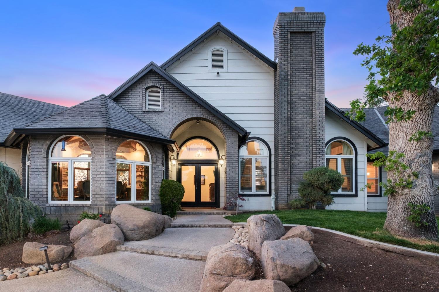 17159 Coyote Pass Ln, Clovis, CA 93619