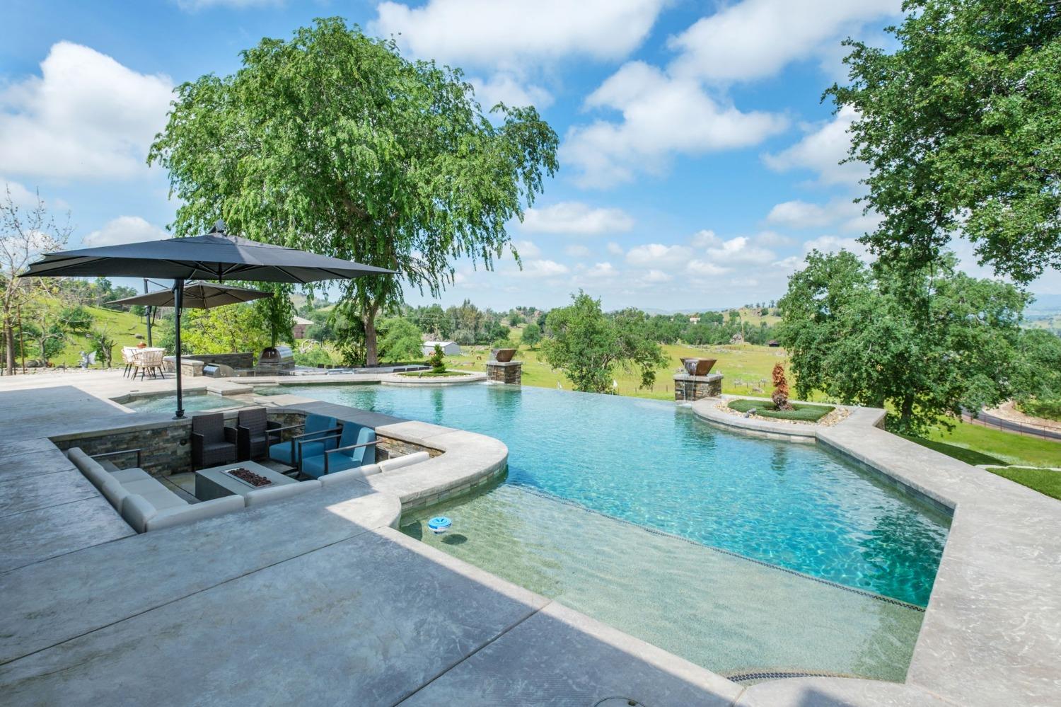 17159 Coyote Pass Ln, Clovis, CA 93619