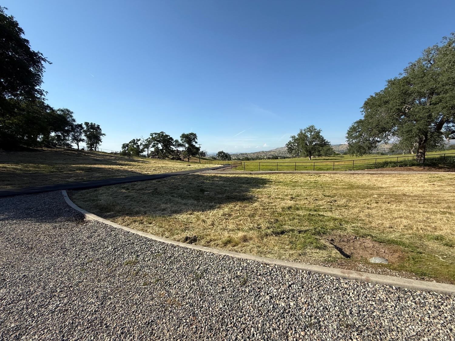 17159 Coyote Pass Ln, Clovis, CA 93619