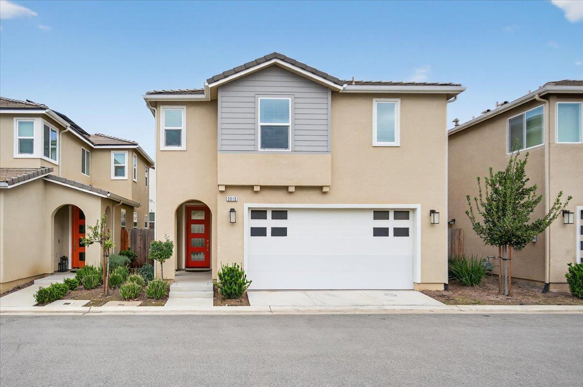 2015 N Walling Ln, Clovis, CA 93619