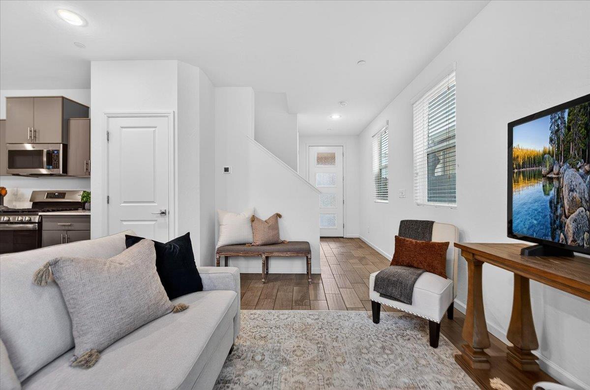 2015 N Walling Ln, Clovis, CA 93619