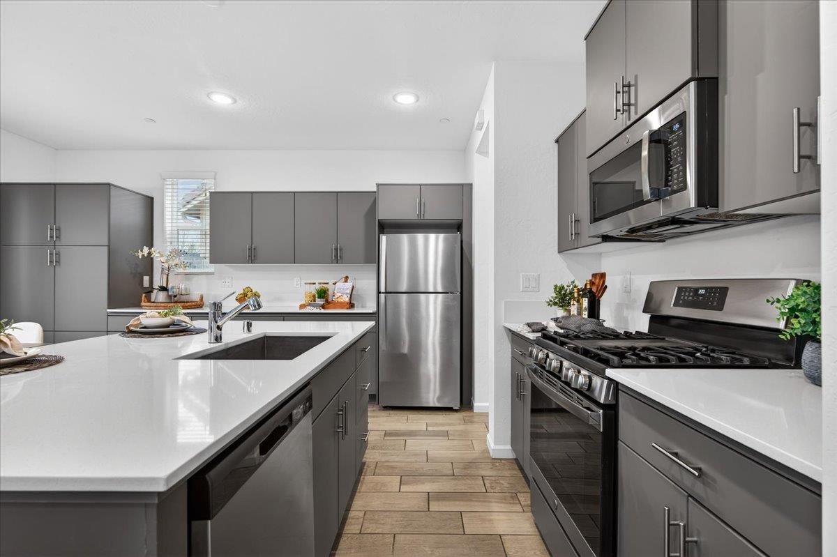 2015 N Walling Ln, Clovis, CA 93619