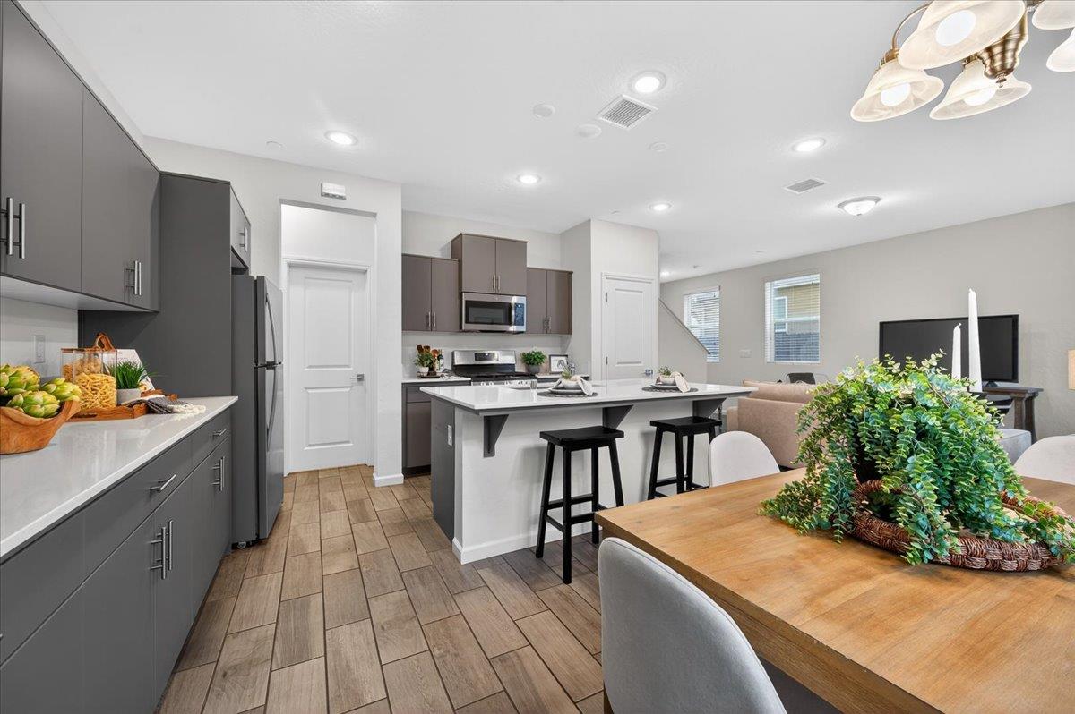 2015 N Walling Ln, Clovis, CA 93619