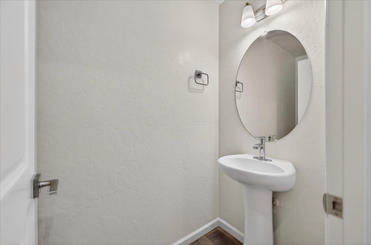 2015 N Walling Ln, Clovis, CA 93619