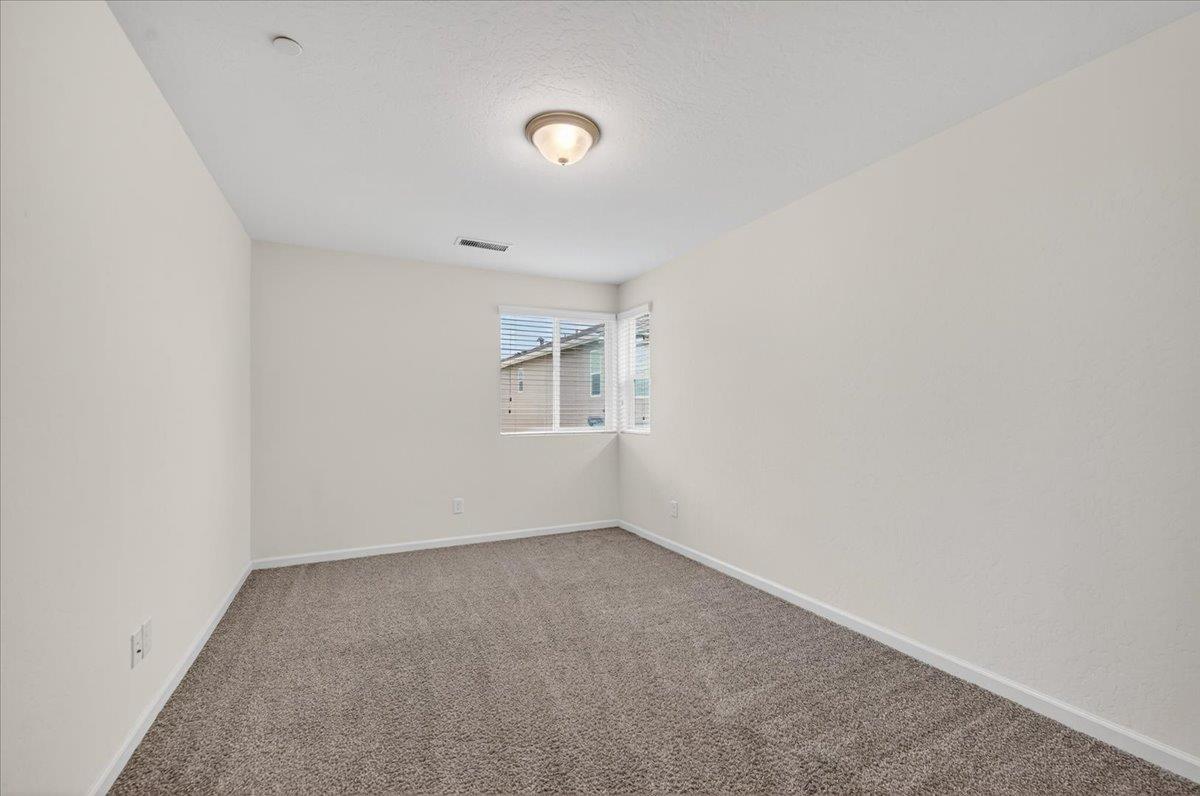 2015 N Walling Ln, Clovis, CA 93619