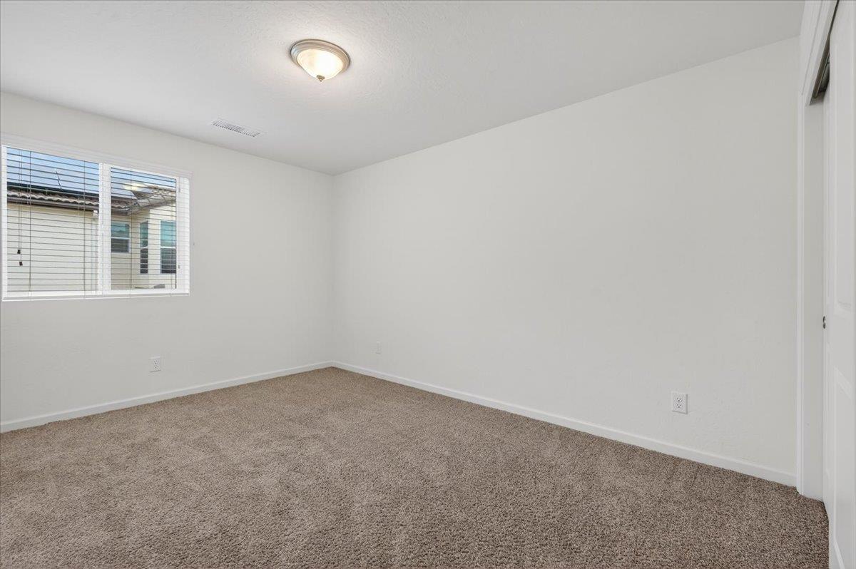 2015 N Walling Ln, Clovis, CA 93619