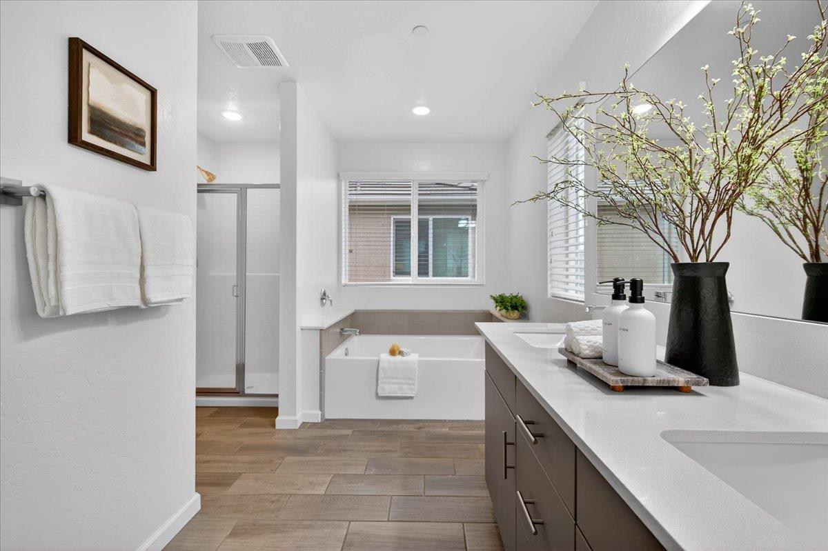 2015 N Walling Ln, Clovis, CA 93619