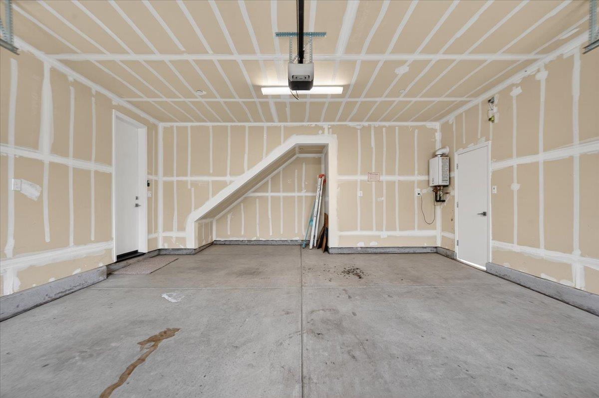 2015 N Walling Ln, Clovis, CA 93619