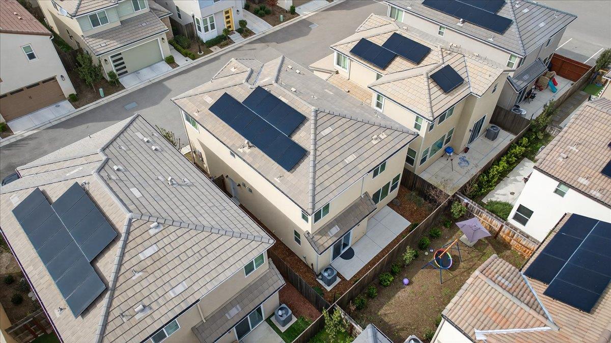 2015 N Walling Ln, Clovis, CA 93619