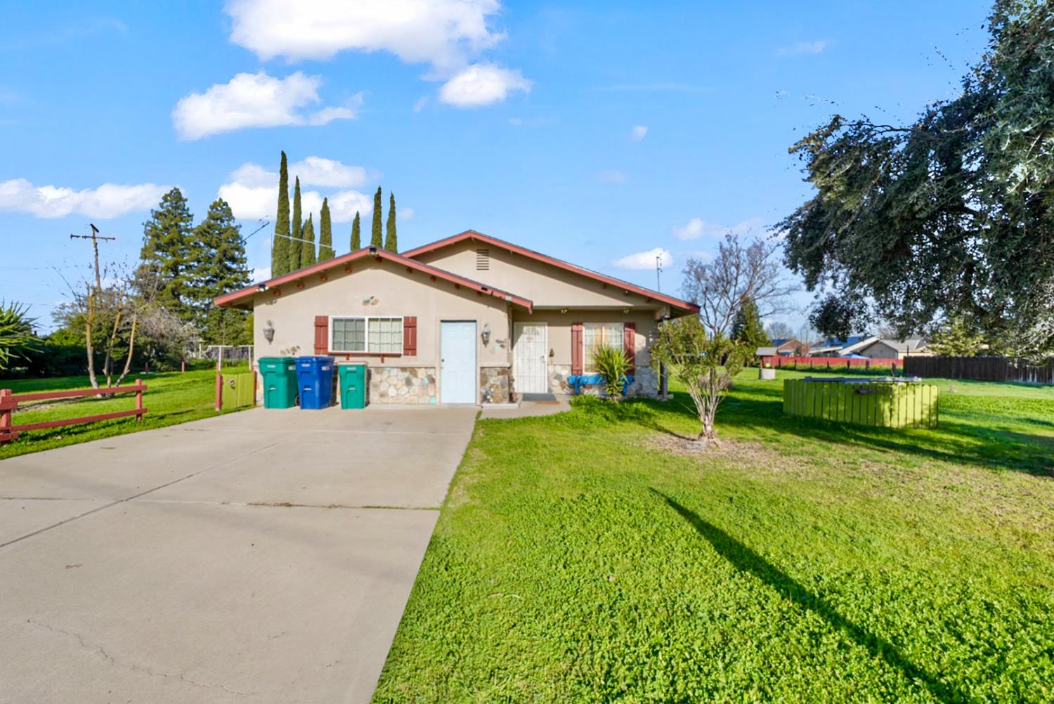 13180 Jackson St, Le Grand, CA 95333