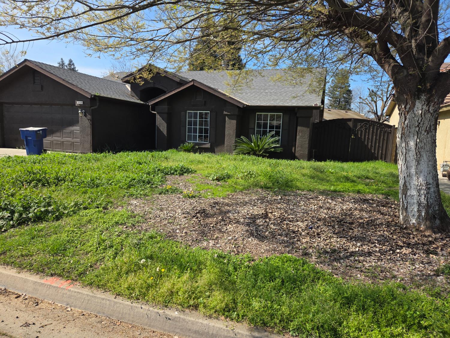 2469 N Bendel, Fresno, CA 93722