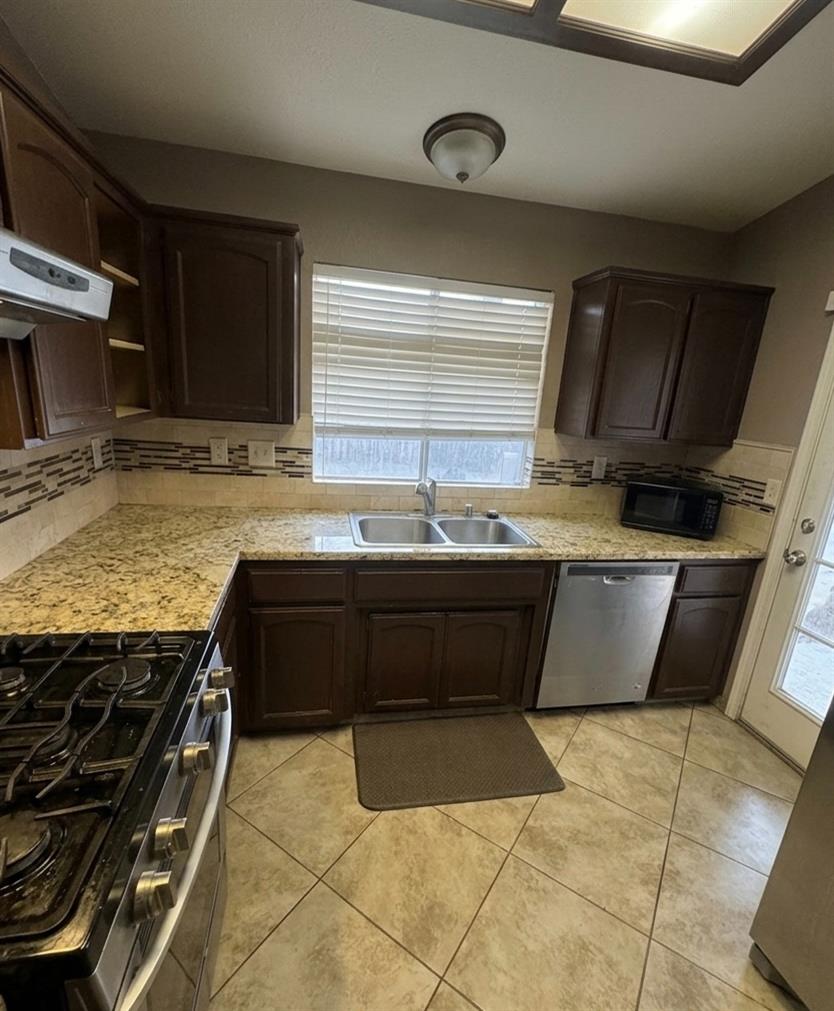 2469 N Bendel, Fresno, CA 93722