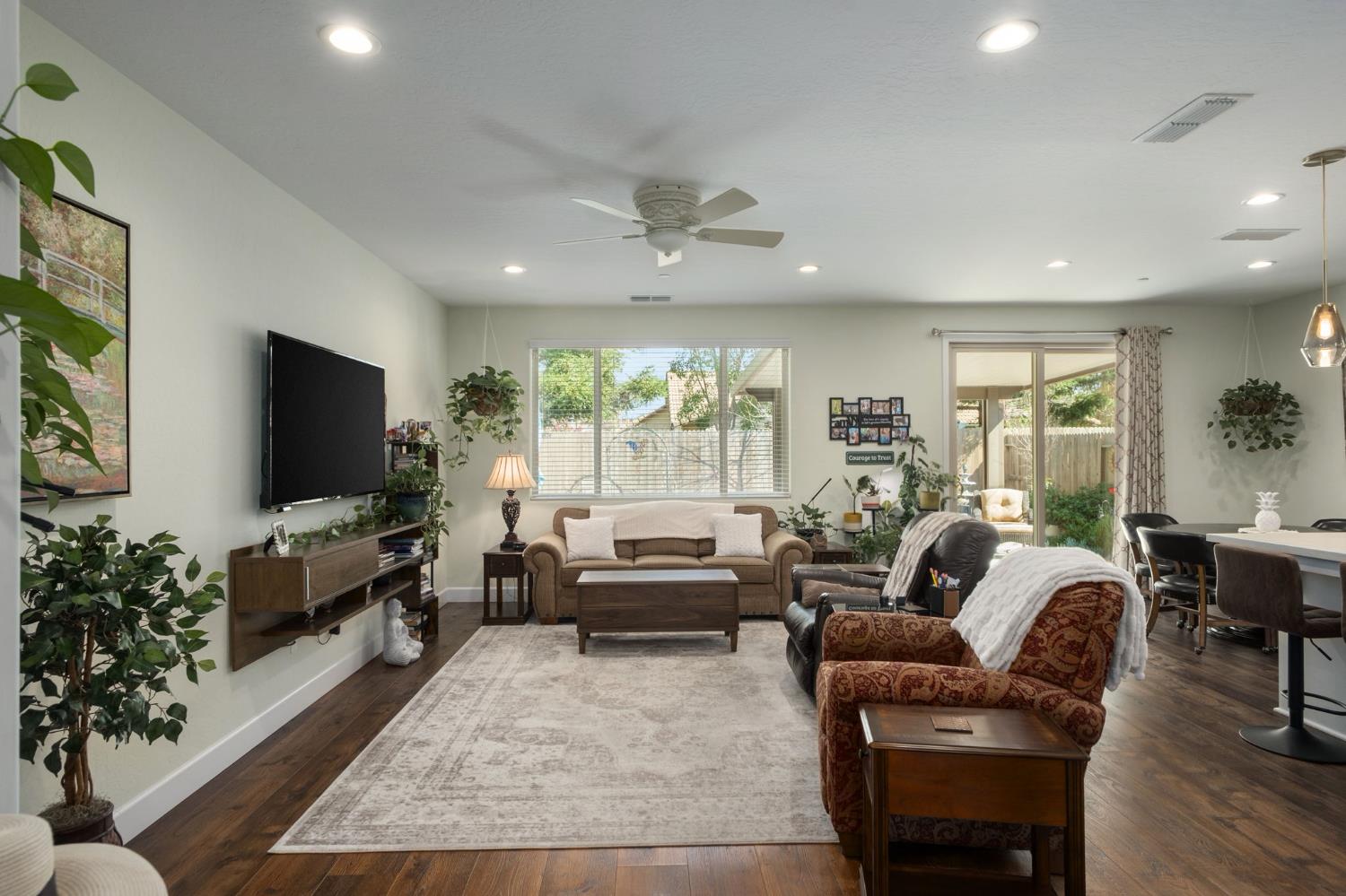 3132 S Kennedy, Visalia, CA 93292