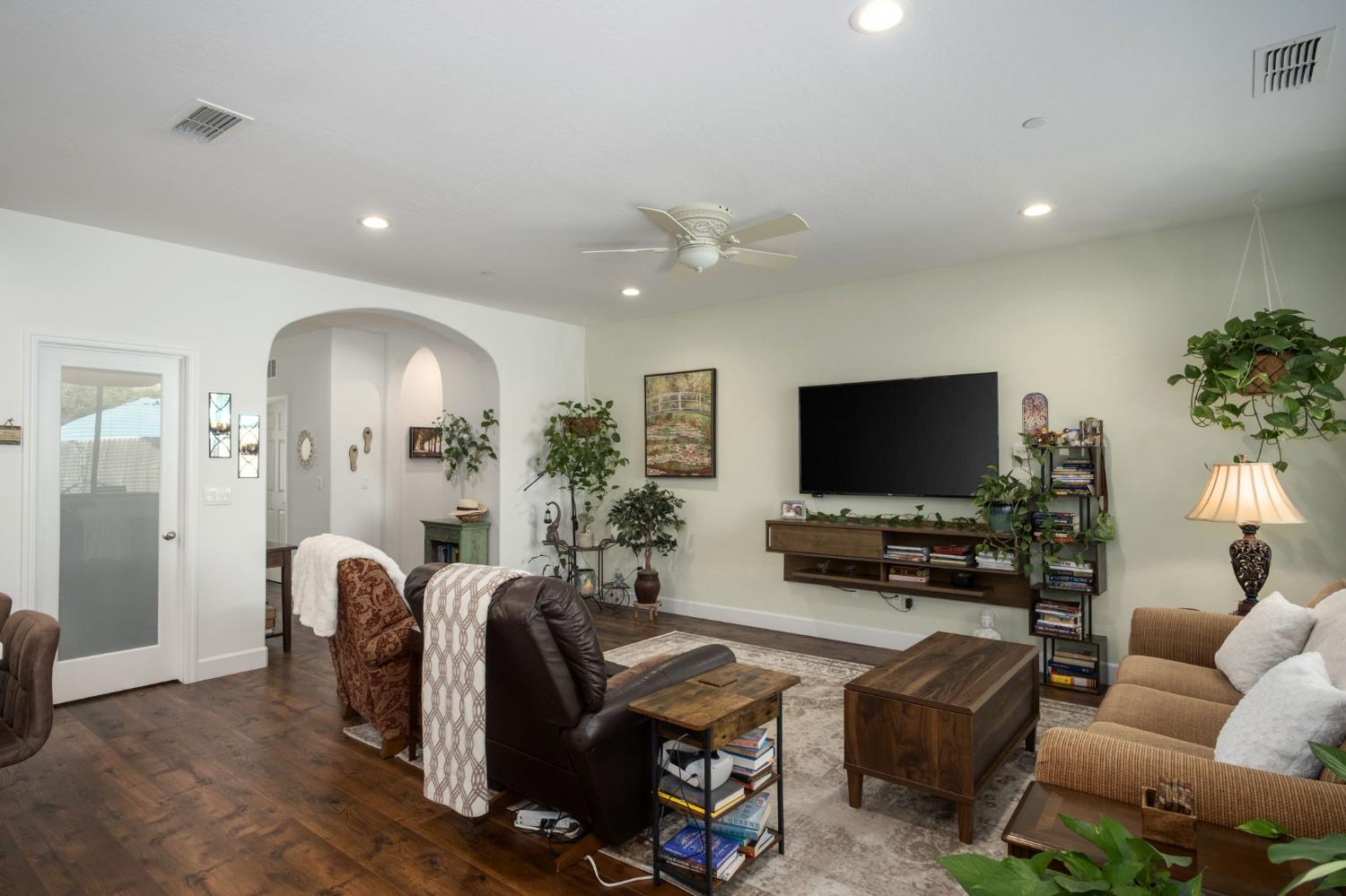 3132 S Kennedy, Visalia, CA 93292