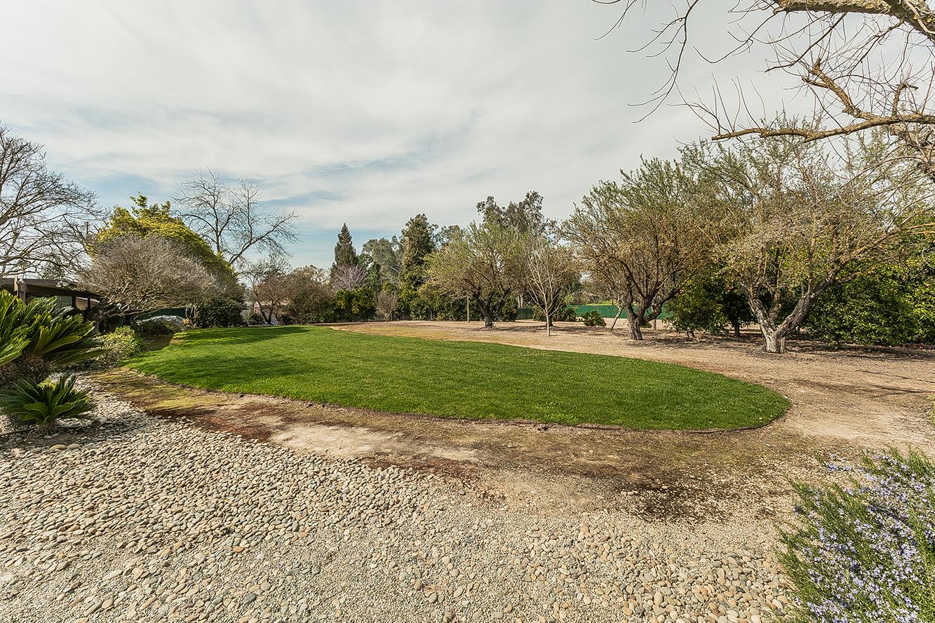 37303 Berkshire Dr, Madera, CA 93636