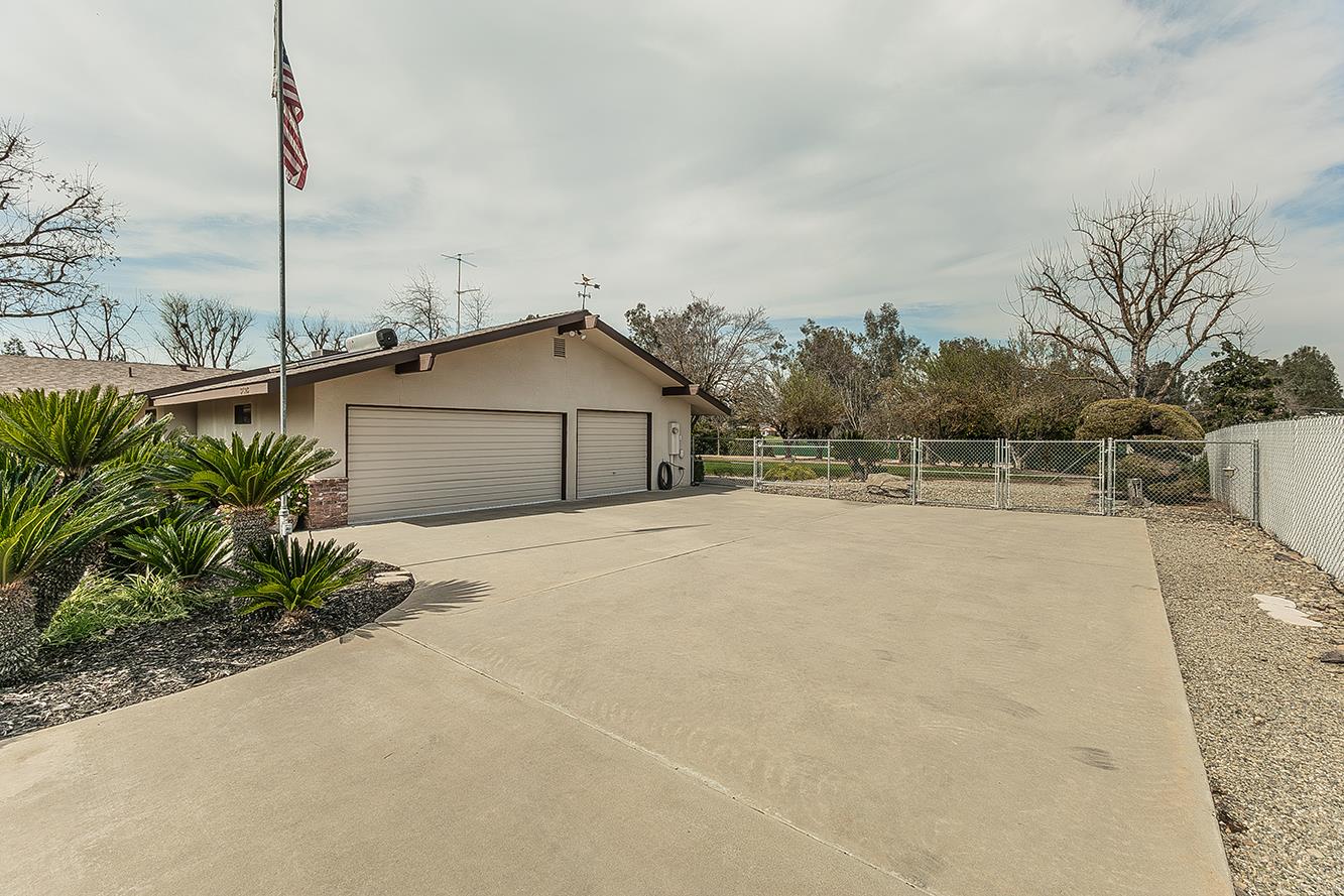 37303 Berkshire Dr, Madera, CA 93636