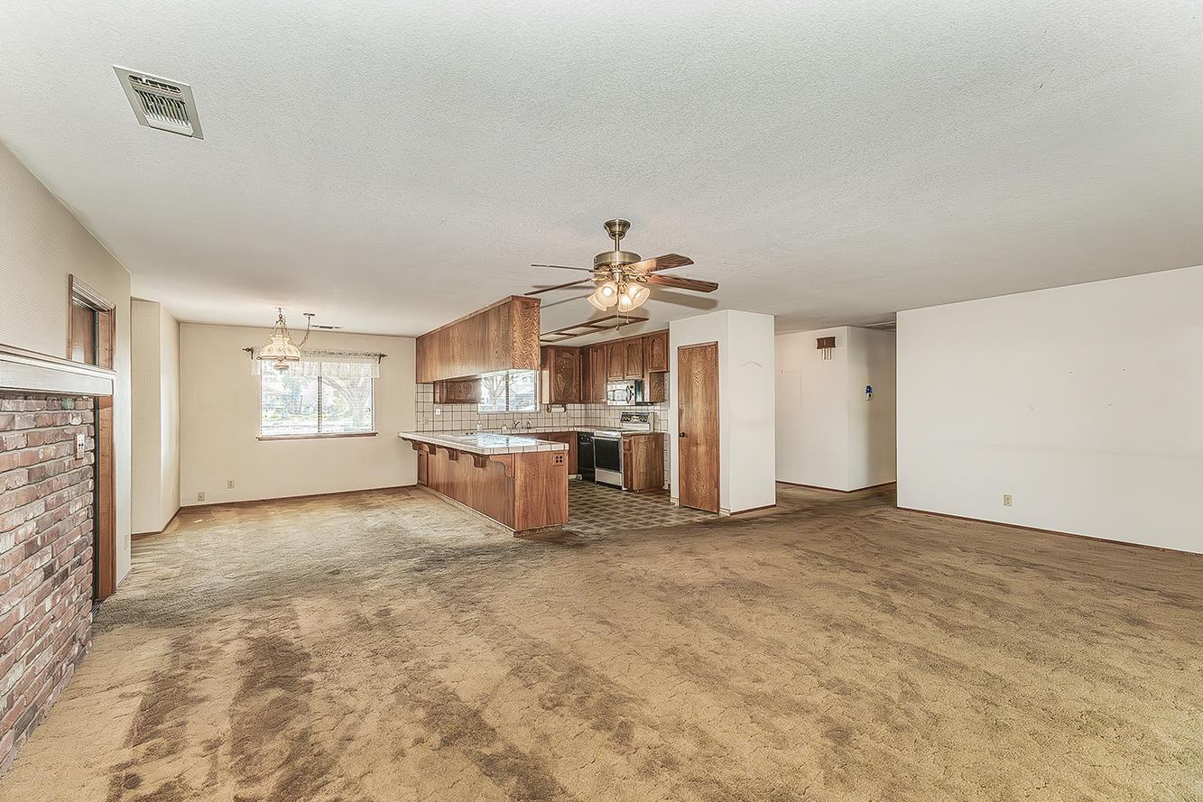 37303 Berkshire Dr, Madera, CA 93636