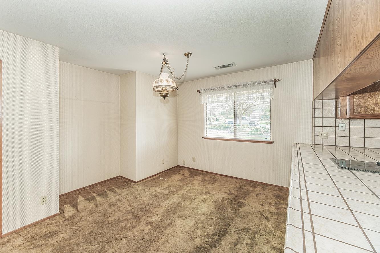 37303 Berkshire Dr, Madera, CA 93636