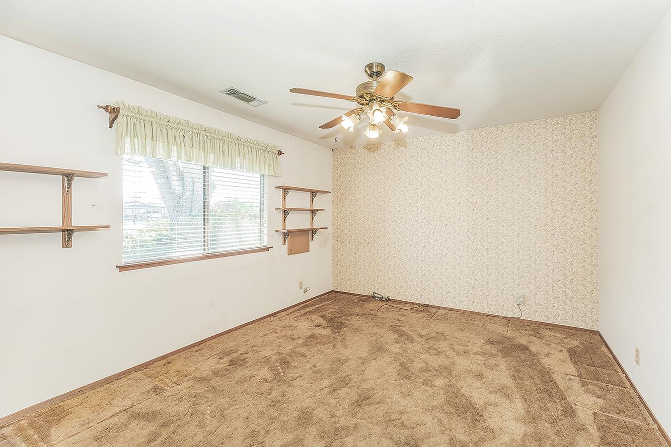 37303 Berkshire Dr, Madera, CA 93636