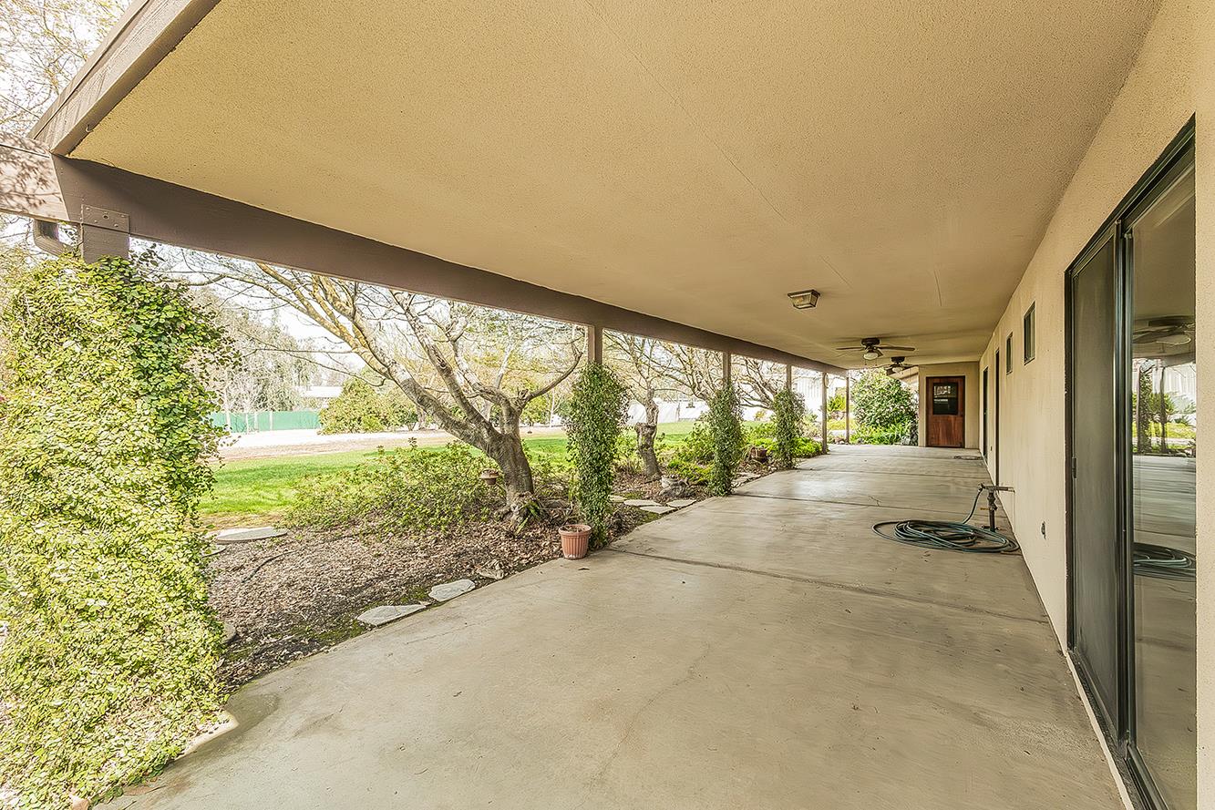 37303 Berkshire Dr, Madera, CA 93636