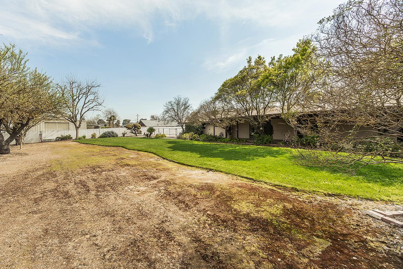 37303 Berkshire Dr, Madera, CA 93636