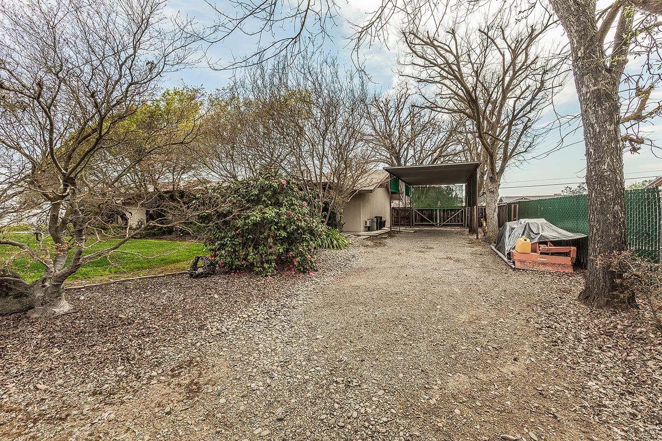 37303 Berkshire Dr, Madera, CA 93636