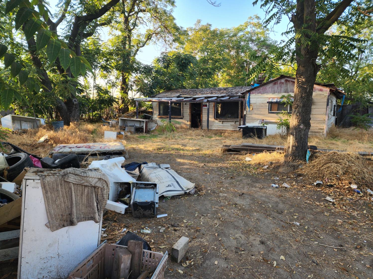 1630 E American Ave, Fresno, CA 93725