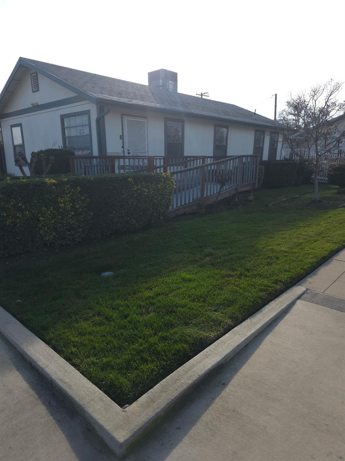 701 S Bridge, Visalia, CA 93277