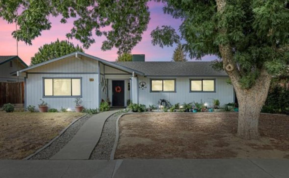 460 W Sacramento St, Coalinga, CA 93210