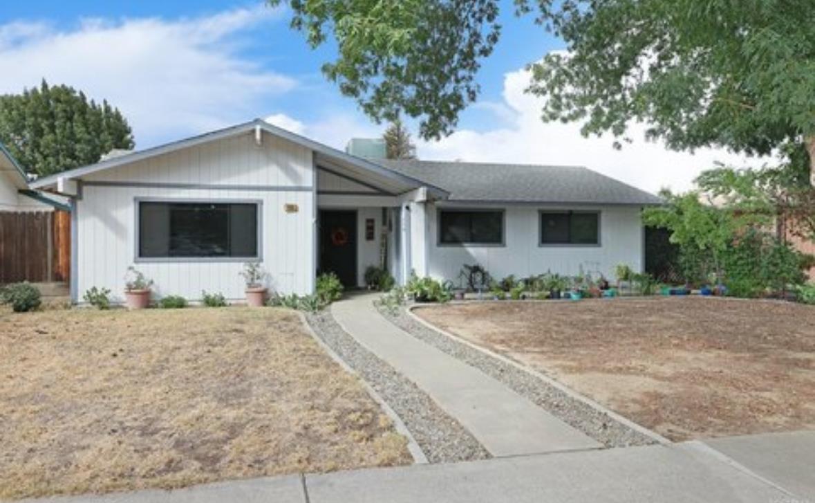 460 W Sacramento St, Coalinga, CA 93210