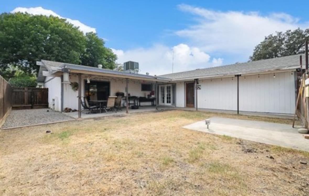 460 W Sacramento St, Coalinga, CA 93210